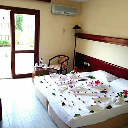 Club Oasis Eternity Hotel